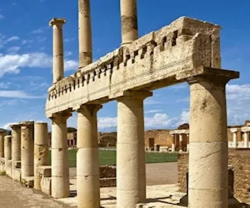 Pompeii & Mount Vesuvius: Guided Tour + Roundtrip from Naples + Lunch